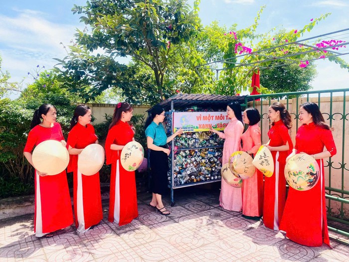 Phụ nữ Hà Tĩnh thi đua sôi nổi, lập thành tích chào mừng Đại hội Đảng các cấp- Ảnh 1. Phụ nữ Hà Tĩnh thi đua sôi nổi, lập thành tích chào mừng Đại hội Đảng các cấp- Ảnh 1.