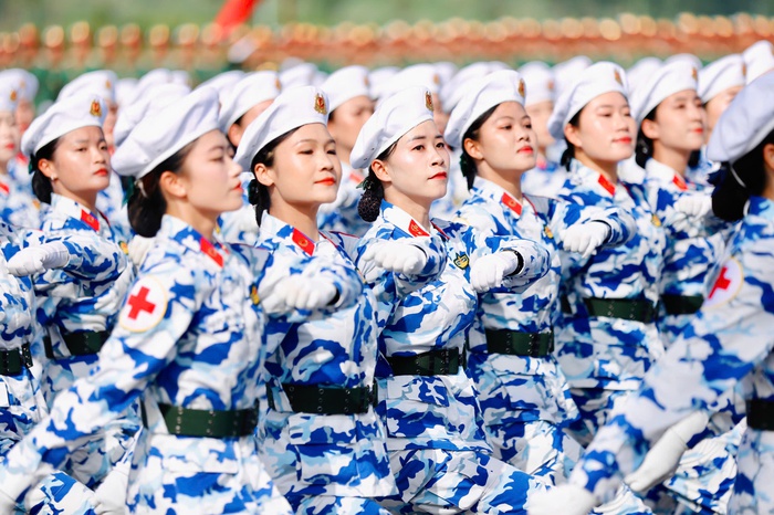 Nữ chiến sĩ và những bước chân kiêu hãnh trong đội hình hợp luyện diễu binh- Ảnh 7. Nữ chiến sĩ và những bước chân kiêu hãnh trong đội hình hợp luyện diễu binh- Ảnh 7.