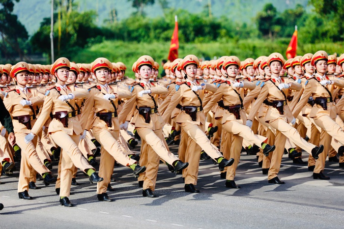 Nữ chiến sĩ và những bước chân kiêu hãnh trong đội hình hợp luyện diễu binh- Ảnh 5. Nữ chiến sĩ và những bước chân kiêu hãnh trong đội hình hợp luyện diễu binh- Ảnh 5.