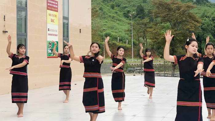 Phụ nữ cả nước rộn ràng hòa nhịp dân vũ chào mừng 80 năm Cách mạng Tháng Tám và Quốc khánh 2/9- Ảnh 14. Phụ nữ cả nước rộn ràng hòa nhịp dân vũ chào mừng 80 năm Cách mạng Tháng Tám và Quốc khánh 2/9- Ảnh 14.