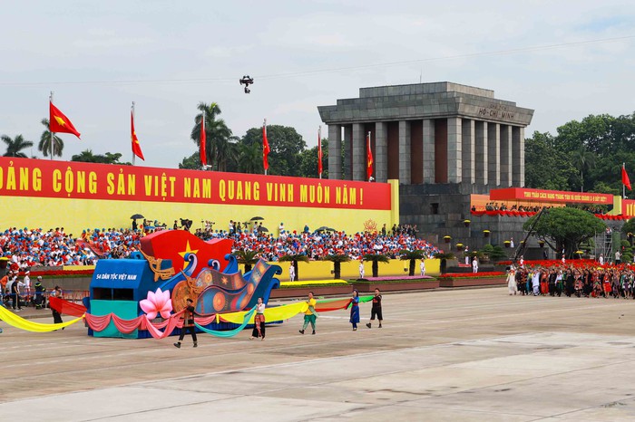 Ấn tượng khối quần chúng tham gia diễu hành tổng duyệt Lễ A80- Ảnh 2. Ấn tượng khối quần chúng tham gia diễu hành tổng duyệt Lễ A80- Ảnh 2.