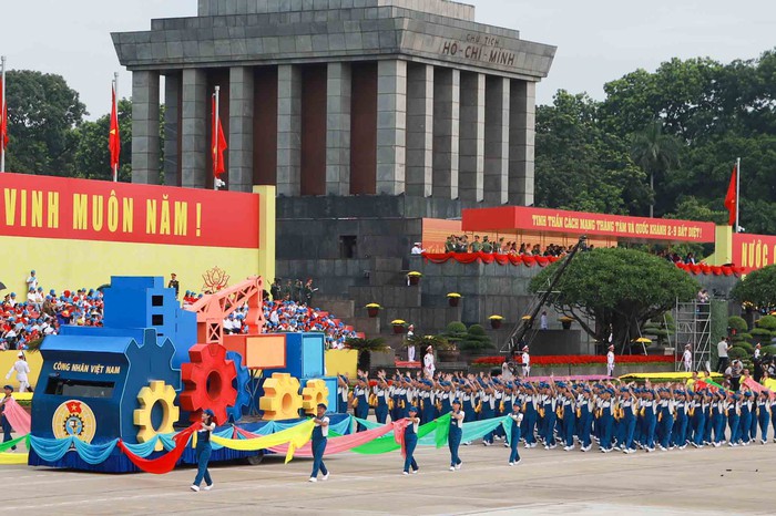 Ấn tượng khối quần chúng tham gia diễu hành tổng duyệt Lễ A80- Ảnh 6. Ấn tượng khối quần chúng tham gia diễu hành tổng duyệt Lễ A80- Ảnh 6.