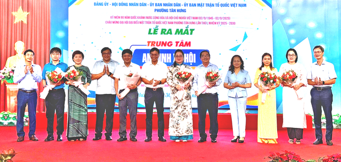 TPHCM: Ra mắt Trung tâm an sinh xã hội "lấy sức dân để chăm lo cho dân"- Ảnh 1. TPHCM: Ra mắt Trung tâm an sinh xã hội "lấy sức dân để chăm lo cho dân"- Ảnh 1.