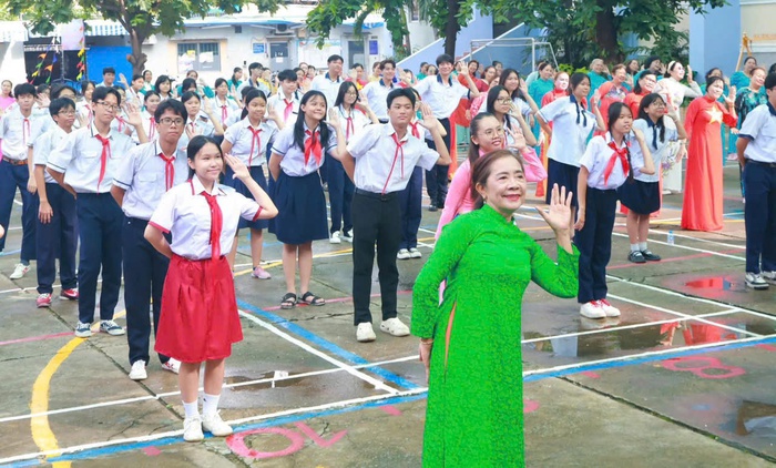 Phụ nữ cả nước rộn ràng hòa nhịp dân vũ chào mừng 80 năm Cách mạng Tháng Tám và Quốc khánh 2/9- Ảnh 7. Phụ nữ cả nước rộn ràng hòa nhịp dân vũ chào mừng 80 năm Cách mạng Tháng Tám và Quốc khánh 2/9- Ảnh 7.