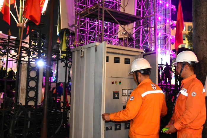 EVNHANOI ứng trực 24/24h phục vụ Đại lễ 80 năm Cách mạng Tháng Tám và Quốc khánh 2/9- Ảnh 3.