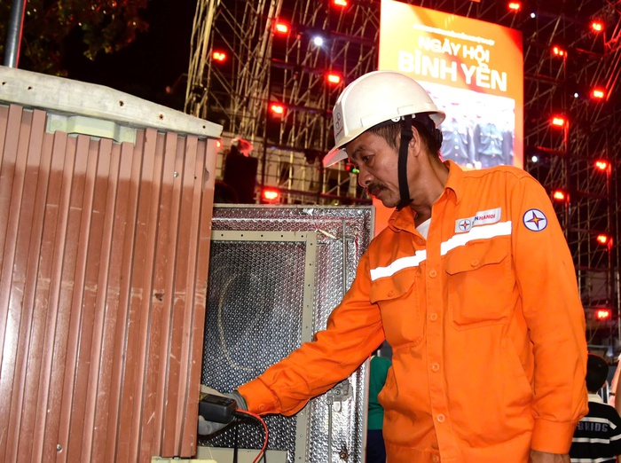 EVNHANOI ứng trực 24/24h phục vụ Đại lễ 80 năm Cách mạng Tháng Tám và Quốc khánh 2/9- Ảnh 2.