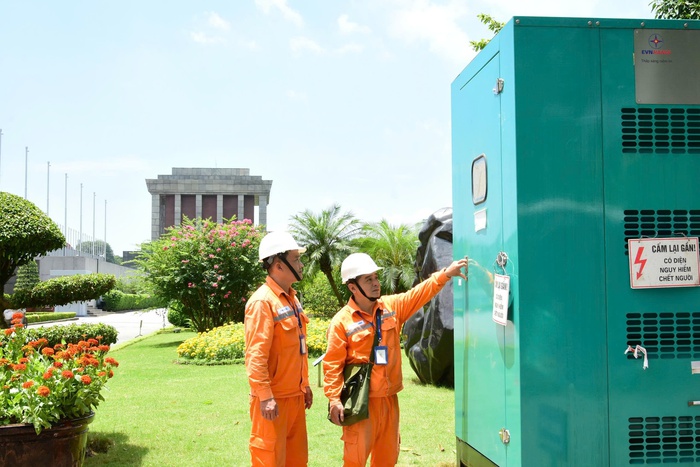 EVNHANOI ứng trực 24/24h phục vụ Đại lễ 80 năm Cách mạng Tháng Tám và Quốc khánh 2/9- Ảnh 4.