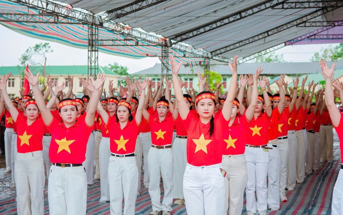 Phụ nữ cả nước rộn ràng hòa nhịp dân vũ chào mừng 80 năm Cách mạng Tháng Tám và Quốc khánh 2/9- Ảnh 11. Phụ nữ cả nước rộn ràng hòa nhịp dân vũ chào mừng 80 năm Cách mạng Tháng Tám và Quốc khánh 2/9- Ảnh 11.
