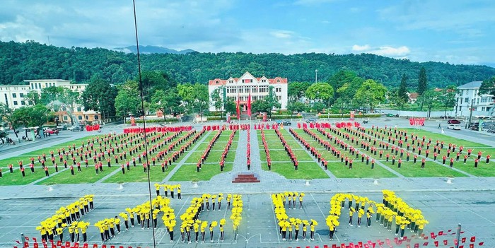 Phụ nữ cả nước rộn ràng hòa nhịp dân vũ chào mừng 80 năm Cách mạng Tháng Tám và Quốc khánh 2/9- Ảnh 1. Phụ nữ cả nước rộn ràng hòa nhịp dân vũ chào mừng 80 năm Cách mạng Tháng Tám và Quốc khánh 2/9- Ảnh 1.
