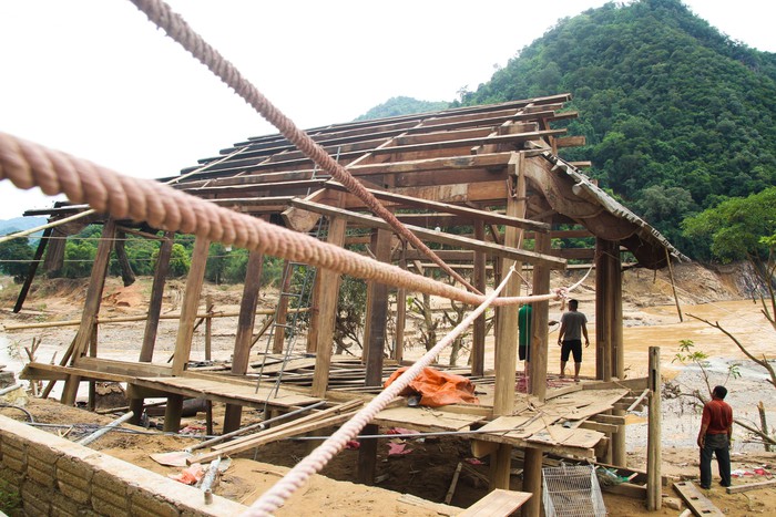 Giấc mơ an cư của người dân vùng lũ miền Tây xứ Nghệ- Ảnh 11. Giấc mơ an cư của người dân vùng lũ miền Tây xứ Nghệ- Ảnh 11.