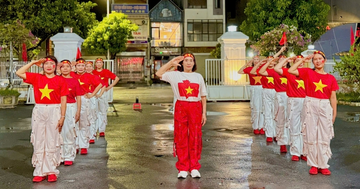 Phụ nữ Quảng Ninh đồng loạt tổ chức các hoạt động chào mừng Tết Độc lập- Ảnh 8. Phụ nữ Quảng Ninh đồng loạt tổ chức các hoạt động chào mừng Tết Độc lập- Ảnh 8.