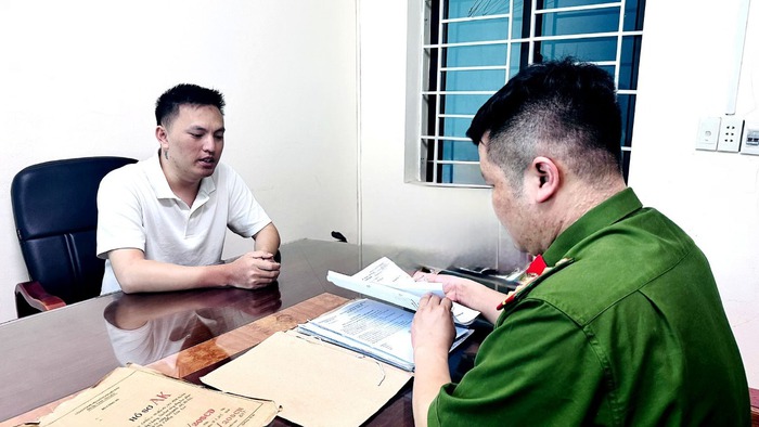 Đối tượng mua bán trẻ em ra đầu thú sau 11 năm lẩn trốn- Ảnh 1. Đối tượng mua bán trẻ em ra đầu thú sau 11 năm lẩn trốn- Ảnh 1.