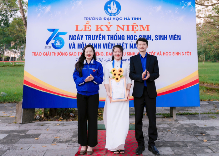 Nữ cử nhân người Chứt đầu tiên ở Rào Tre và ước mơ trở thành người “gieo chữ”- Ảnh 3. Nữ cử nhân người Chứt đầu tiên ở Rào Tre và ước mơ trở thành người “gieo chữ”- Ảnh 3.