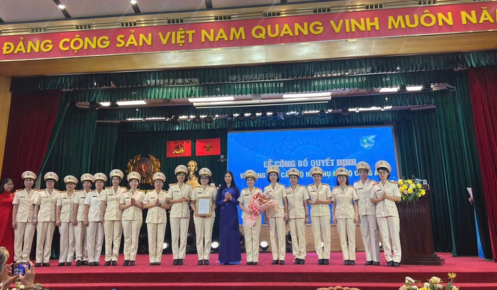 Phụ nữ Bộ Công an đạt nhiều kết quả xuất sắc trong 6 tháng đầu năm 2025- Ảnh 4. Phụ nữ Bộ Công an đạt nhiều kết quả xuất sắc trong 6 tháng đầu năm 2025- Ảnh 4.