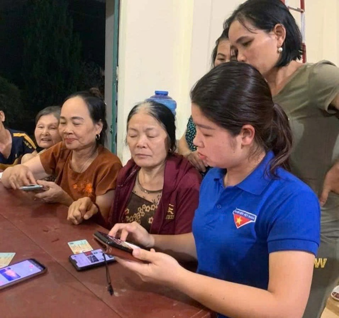 "Tổ công nghệ số cộng đồng" góp phần nâng cao nhận thức, kỹ năng chuyển đổi số cho người dân- Ảnh 1. "Tổ công nghệ số cộng đồng" góp phần nâng cao nhận thức, kỹ năng chuyển đổi số cho người dân- Ảnh 1.