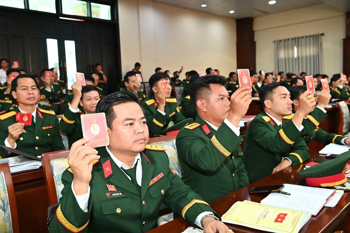 Phát huy truyền thống anh hùng của lực lượng vũ trang thành phố Hồ Chí Minh- Ảnh 4. Phát huy truyền thống anh hùng của lực lượng vũ trang thành phố Hồ Chí Minh- Ảnh 4.