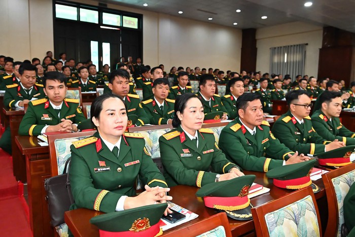 Phát huy truyền thống anh hùng của lực lượng vũ trang thành phố Hồ Chí Minh- Ảnh 3. Phát huy truyền thống anh hùng của lực lượng vũ trang thành phố Hồ Chí Minh- Ảnh 3.