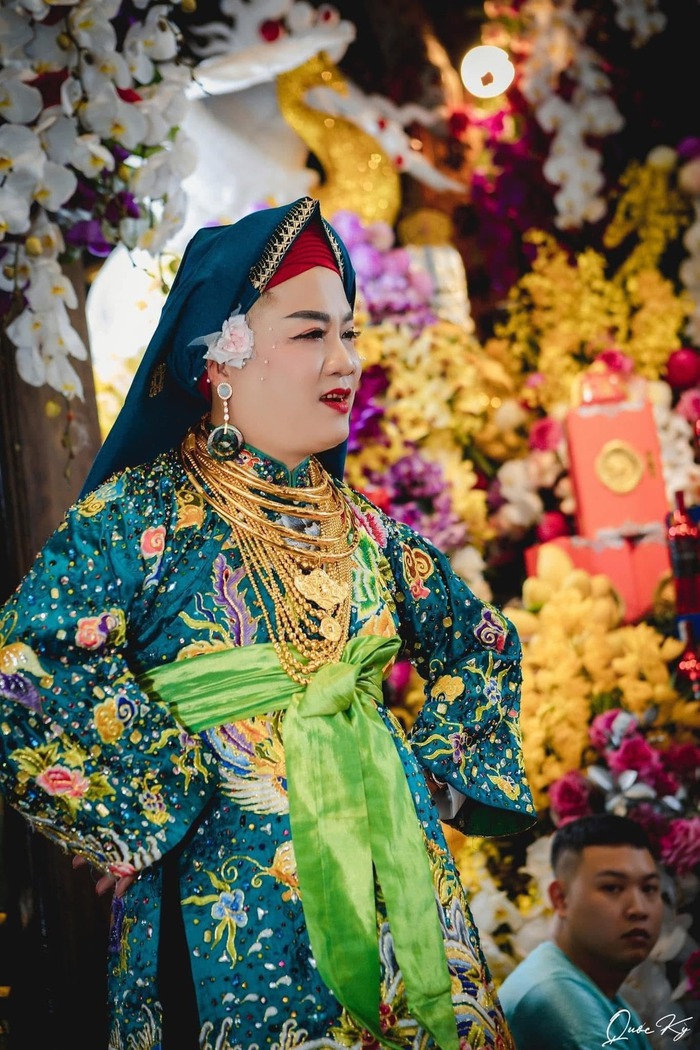 Nghệ nhân ưu tú Đặng Ngọc Anh (thực hành tín ngưỡng thờ Mẫu, Hà Nội) Nghệ nhân ưu tú Đặng Ngọc Anh (thực hành tín ngưỡng thờ Mẫu, Hà Nội)