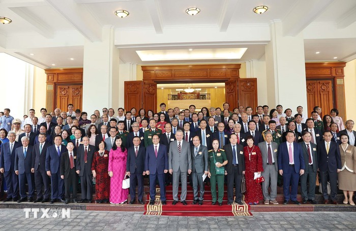 Trí thức, nhà khoa học, văn nghệ sỹ - lực lượng tiên phong mở đường cho dân tộc tiến lên- Ảnh 5. Trí thức, nhà khoa học, văn nghệ sỹ - lực lượng tiên phong mở đường cho dân tộc tiến lên- Ảnh 5.