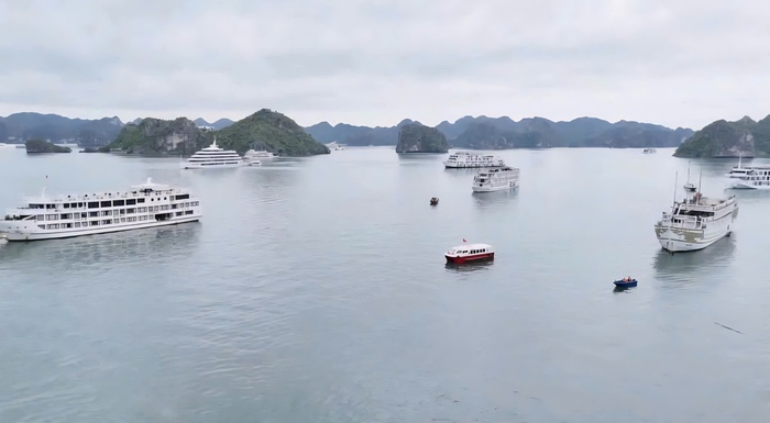Quảng Ninh triển khai nhiều giải pháp đưa khách du lịch trở lại sau sự cố lật tàu trên Vịnh Hạ Long- Ảnh 2.