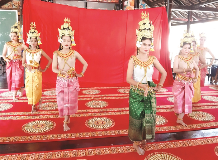 Phụ nữ Khmer - "hạt nhân" kiến tạo sinh kế du lịch đặc sắc- Ảnh 2. Phụ nữ Khmer - "hạt nhân" kiến tạo sinh kế du lịch đặc sắc- Ảnh 2.