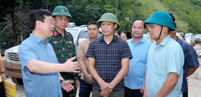 Bí thư Tỉnh ủy Nghệ An: Khẩn trương khắc phục hậu quả sau lũ, đảm bảo học sinh đến trường đúng dịp khai giảng- Ảnh 3.