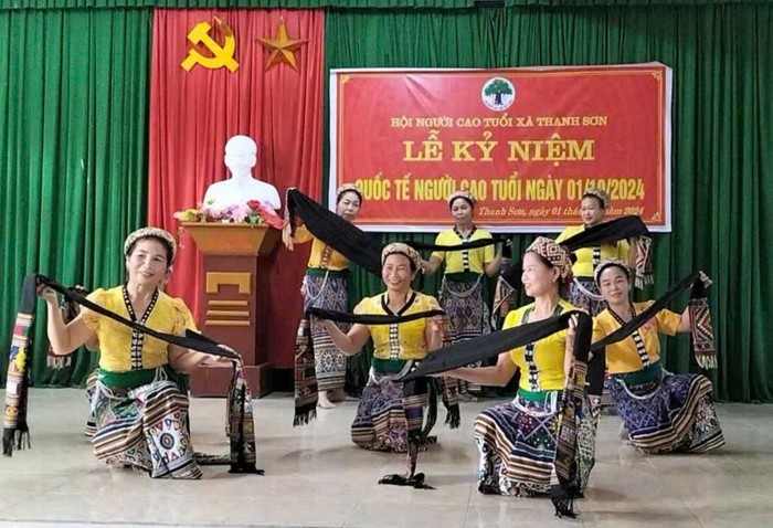 Nỗi lòng người "giữ lửa" những làn điệu dân ca Thái- Ảnh 1.