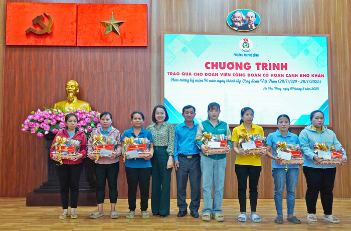 TPHCM: Công đoàn phường An Phú Đông ra mắt Ban Chấp hành mới, đẩy mạnh chăm lo người lao động- Ảnh 3. TPHCM: Công đoàn phường An Phú Đông ra mắt Ban Chấp hành mới, đẩy mạnh chăm lo người lao động- Ảnh 3.