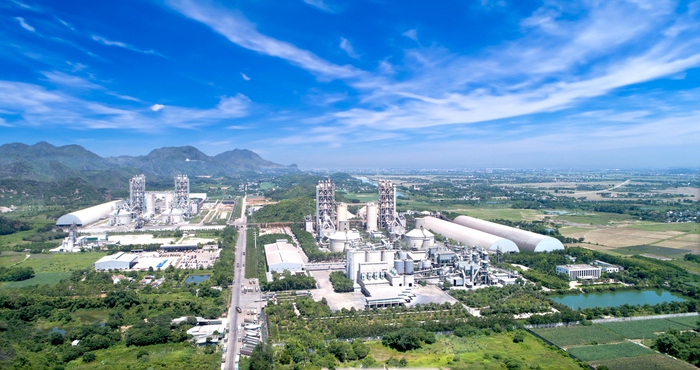 Xi măng Long Sơn: Góp sức dựng xây đất nước từ vùng đá vôi Bỉm Sơn- Ảnh 1. Xi măng Long Sơn: Góp sức dựng xây đất nước từ vùng đá vôi Bỉm Sơn- Ảnh 1.
