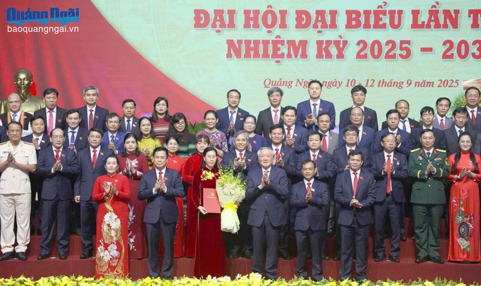 Bà Bùi Thị Quỳnh Vân giữ chức Bí thư Tỉnh ủy Quảng Ngãi nhiệm kỳ 2025 - 2030- Ảnh 1.
