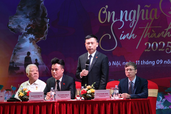 Mỗi việc nhỏ trong "Ơn nghĩa sinh thành 2025" đều hướng đến tri ân các bậc tiền nhân có công với đất nước - Ảnh 2. Mỗi việc nhỏ trong "Ơn nghĩa sinh thành 2025" đều hướng đến tri ân các bậc tiền nhân có công với đất nước - Ảnh 2.