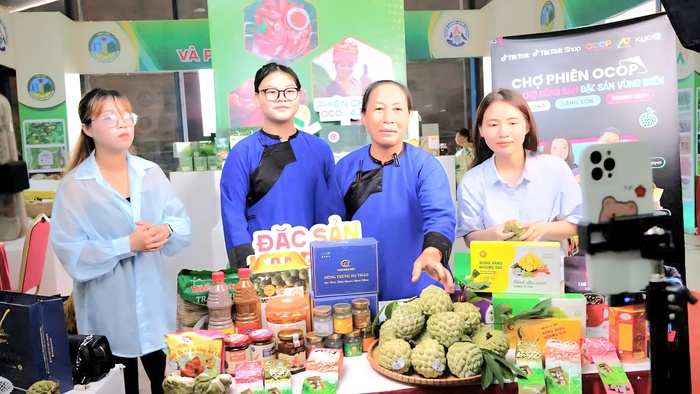 Bộ Công Thương triển khai nhiều giải pháp hỗ trợ vùng đồng bào dân tộc thiểu số và miền núi tiêu thụ sản phẩm- Ảnh 1.