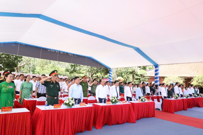 Trang trọng Lễ giỗ Chủ tịch Hồ Chí Minh lần thứ 56 tại Nghệ An- Ảnh 2.