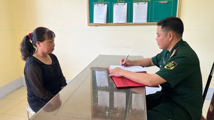 Lào Cai: Bắt 4 phụ nữ trong đường dây vận chuyển vàng qua biên giới - Ảnh 3.