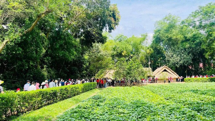 Trang trọng Lễ giỗ Chủ tịch Hồ Chí Minh lần thứ 56 tại Nghệ An- Ảnh 4.