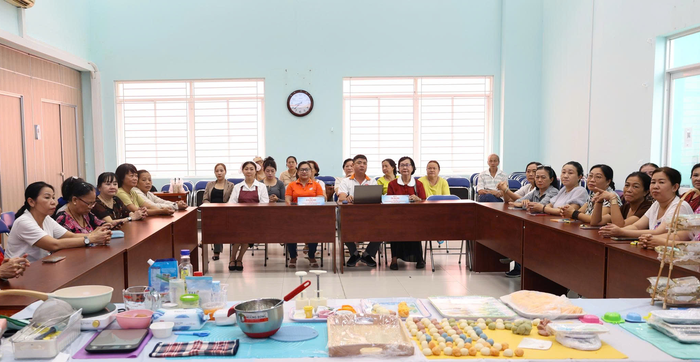 Chỉ cách làm bánh tuyết dẻo để gợi ý khởi nghiệp cho phụ nữ mùa Trung thu - Ảnh 1.