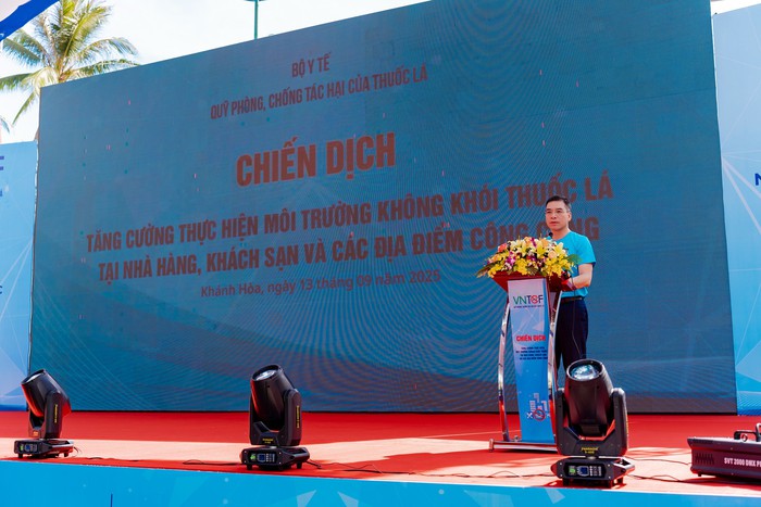 200 nhà hàng, khách sạn ở Khánh Hòa treo/dán biển "Cấm hút thuốc"- Ảnh 1. 200 nhà hàng, khách sạn ở Khánh Hòa treo/dán biển "Cấm hút thuốc"- Ảnh 1.