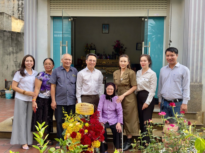 Mẹ Việt Nam Anh hùng Nguyễn Thị Sản: "Hạnh phúc nào cũng có hy sinh!"- Ảnh 4. Mẹ Việt Nam Anh hùng Nguyễn Thị Sản: "Hạnh phúc nào cũng có hy sinh!"- Ảnh 4.