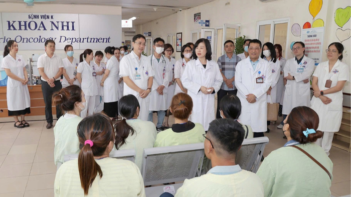 Nghị quyết 72: Người dân được miễn phí khám chữa bệnh BHYT ở mức cơ bản từ năm 2030- Ảnh 2.