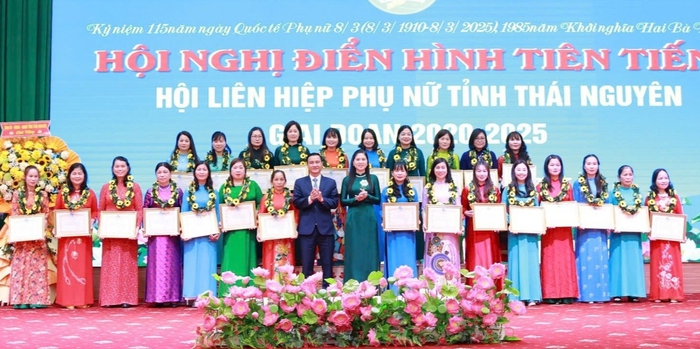 Thái Nguyên: 4.288 điển hình tiên tiến tiếp sức phong trào thi đua yêu nước trong phụ nữ- Ảnh 1.