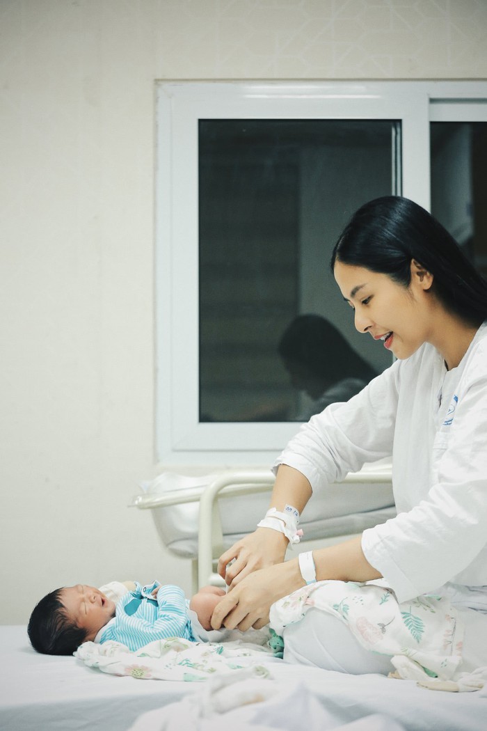 Hoa hậu Ngọc Hân công khai ảnh con đầu lòng- Ảnh 3.