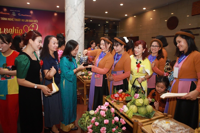 Những giọt nước mắt sau "Ơn nghĩa sinh thành 2025": Khán giả nghẹn ngào nhớ về cha mẹ- Ảnh 3.
