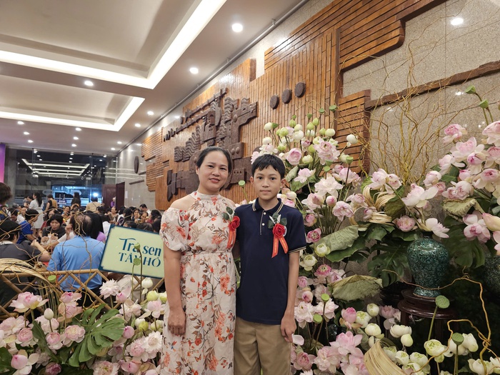 Những giọt nước mắt sau "Ơn nghĩa sinh thành 2025": Khán giả nghẹn ngào nhớ về cha mẹ- Ảnh 7.