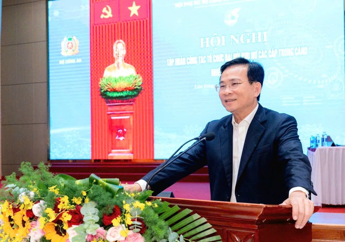 Tập huấn "Ứng dụng Công nghệ AI" cho cán bộ Hội Phụ nữ Công an nhân dân- Ảnh 1.