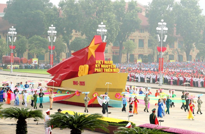 Nhìn lại Lễ diễu binh, diễu hành 80 năm Quốc khánh: Tự hào 2 tiếng Việt Nam- Ảnh 4. Nhìn lại Lễ diễu binh, diễu hành 80 năm Quốc khánh: Tự hào 2 tiếng Việt Nam- Ảnh 4.