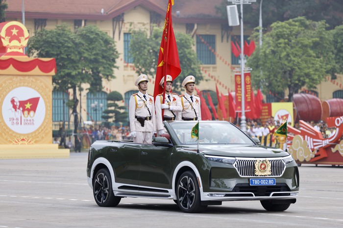 Nhìn lại Lễ diễu binh, diễu hành 80 năm Quốc khánh: Tự hào 2 tiếng Việt Nam- Ảnh 11. Nhìn lại Lễ diễu binh, diễu hành 80 năm Quốc khánh: Tự hào 2 tiếng Việt Nam- Ảnh 11.