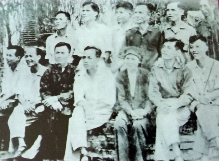 Bà tôi - Chủ tịch Hội LHPN xã hơn 1/3 thế kỷ- Ảnh 1. Bà tôi - Chủ tịch Hội LHPN xã hơn 1/3 thế kỷ- Ảnh 1.