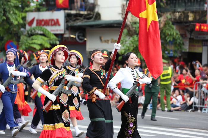 Phụ nữ Việt Nam mang tinh thần Cách mạng Tháng Tám vào kỷ nguyên mới- Ảnh 2. Phụ nữ Việt Nam mang tinh thần Cách mạng Tháng Tám vào kỷ nguyên mới- Ảnh 2.
