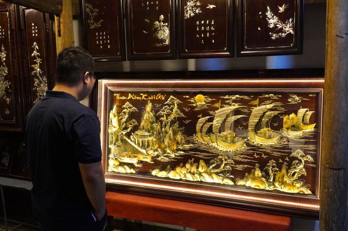 Những bàn tay phụ nữ giữ hồn nghề khảm trai nghìn năm- Ảnh 4. Những bàn tay phụ nữ giữ hồn nghề khảm trai nghìn năm- Ảnh 4.