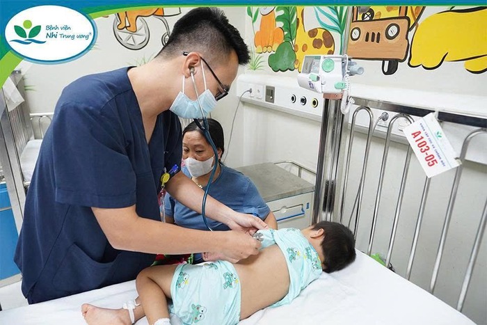 Theo bà lên nương, 3 cháu bé bị ong đốt, 1 trường hợp tử vong- Ảnh 1. Theo bà lên nương, 3 cháu bé bị ong đốt, 1 trường hợp tử vong- Ảnh 1.